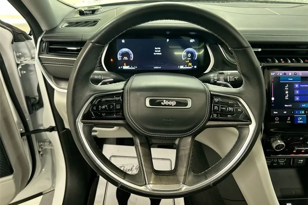 2022 Jeep Grand Cherokee Overland photo 1