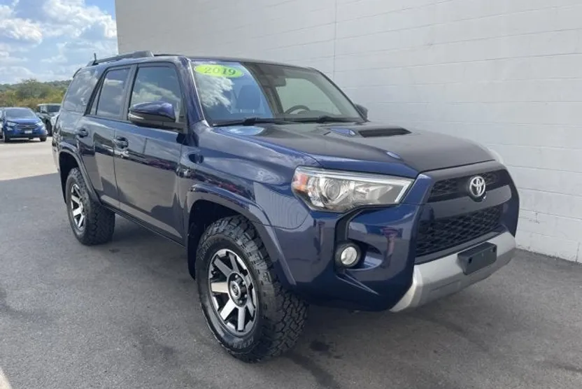 2019 Toyota 4Runner TRD Off-Road Premium photo 1