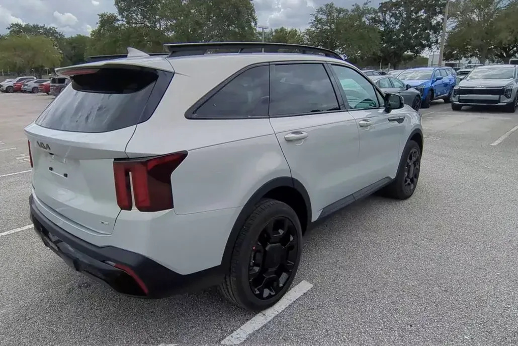 2026 Kia Sorento X-Line EX photo 1