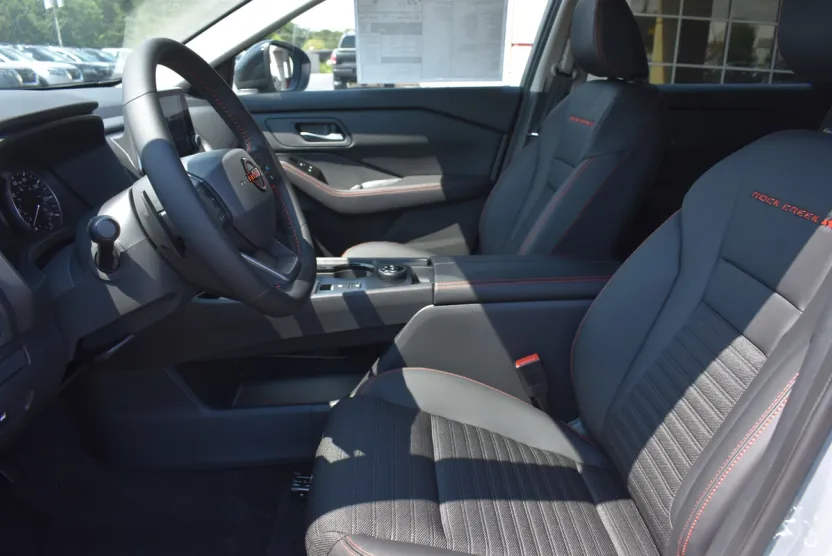 2026 Nissan Rogue SV photo 1