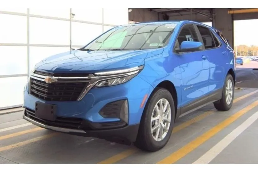 2024 Chevrolet Equinox LT photo 1