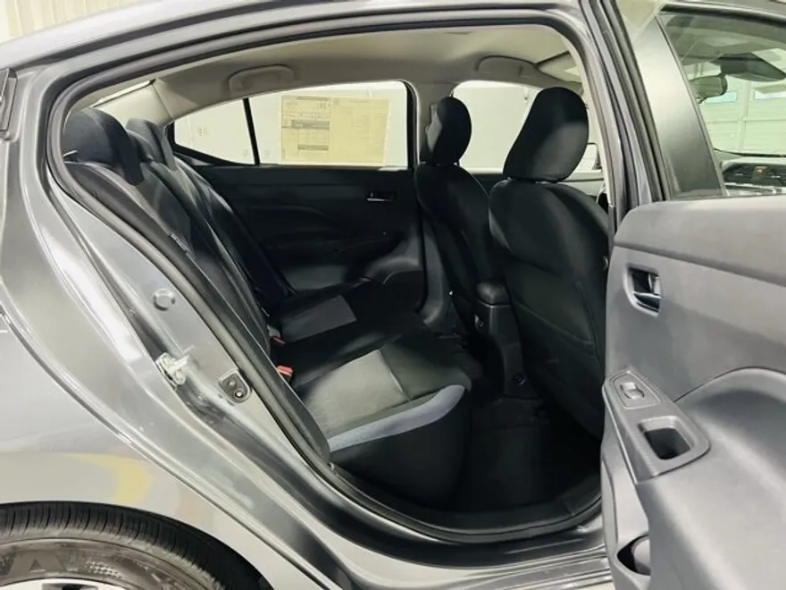 2025 Nissan Versa SV photo 1
