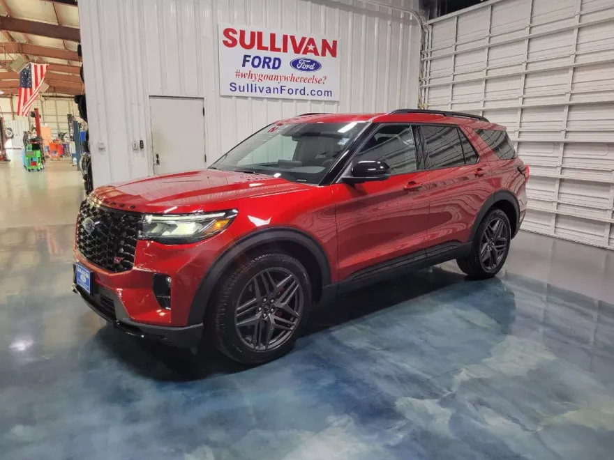 2025 Ford Explorer ST photo 1