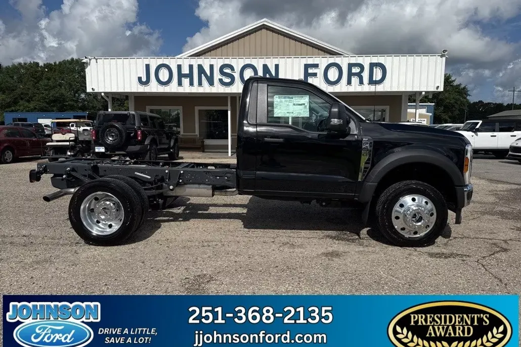 2025 Ford F-450 XLT photo 1