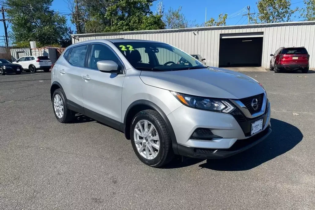 2022 Nissan Rogue Sport S photo 1