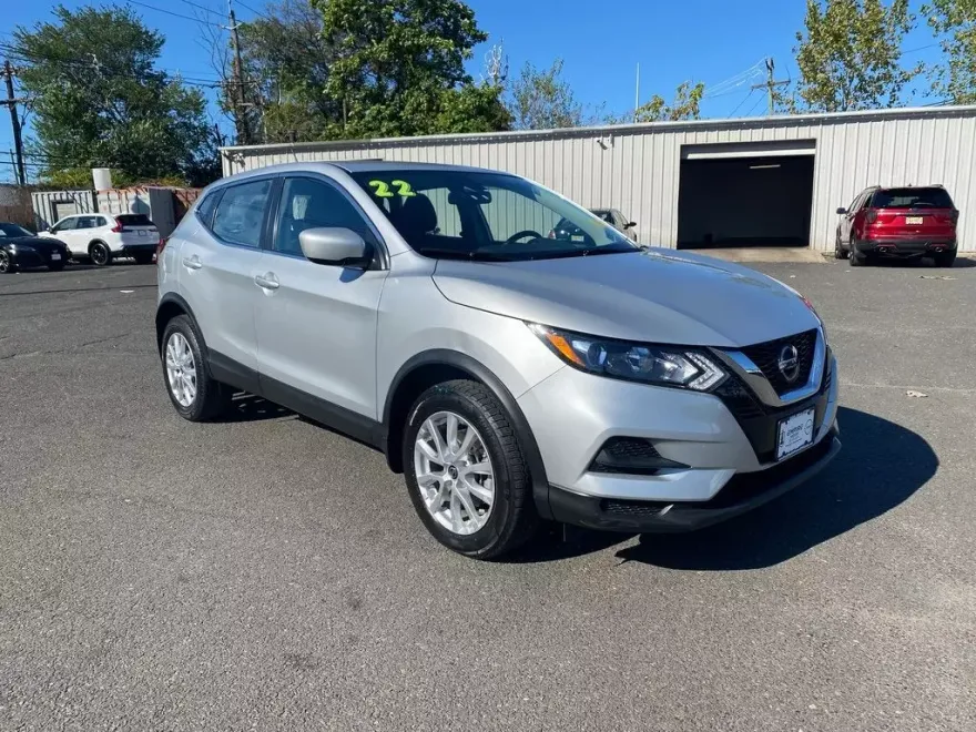 2022 Nissan Rogue Sport S photo 1