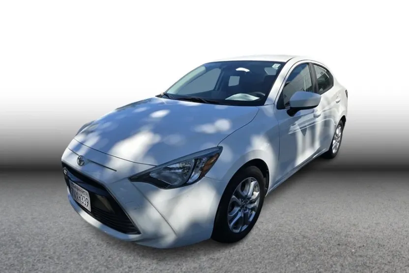 2017 Toyota Yaris iA photo 1