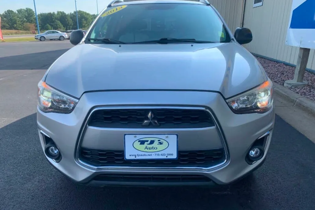 2013 Mitsubishi Outlander Sport LE photo 1