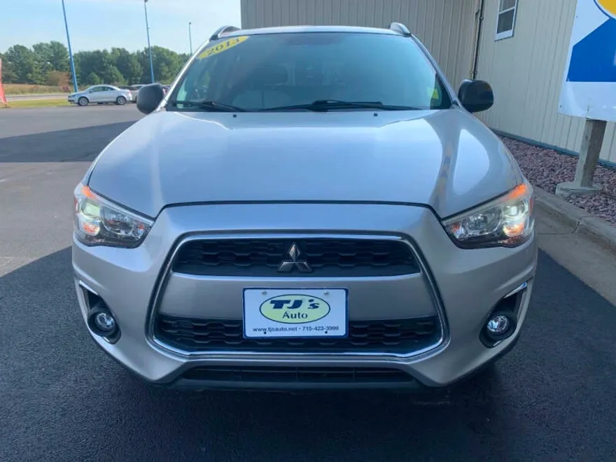 2013 Mitsubishi Outlander Sport LE photo 1