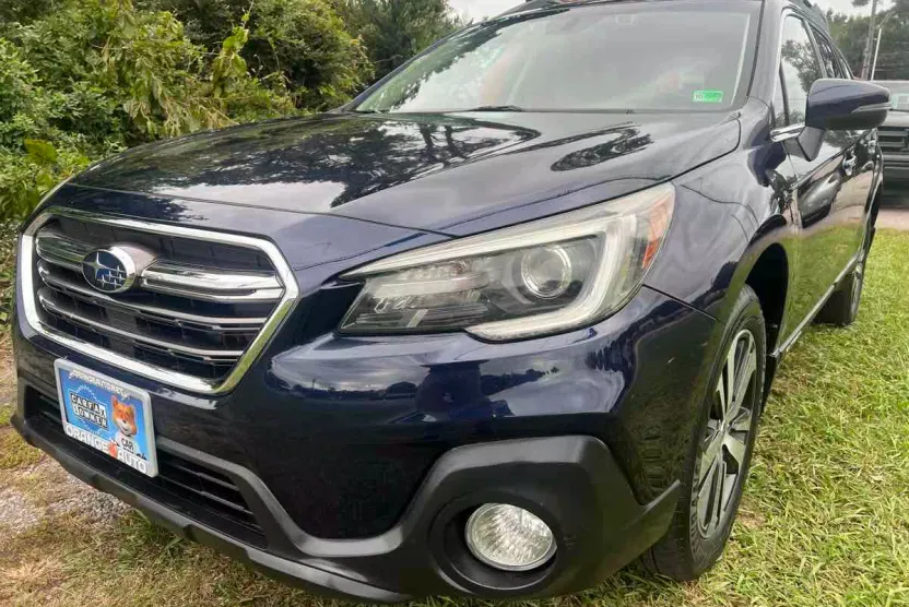 2018 Subaru Outback Limited photo 1