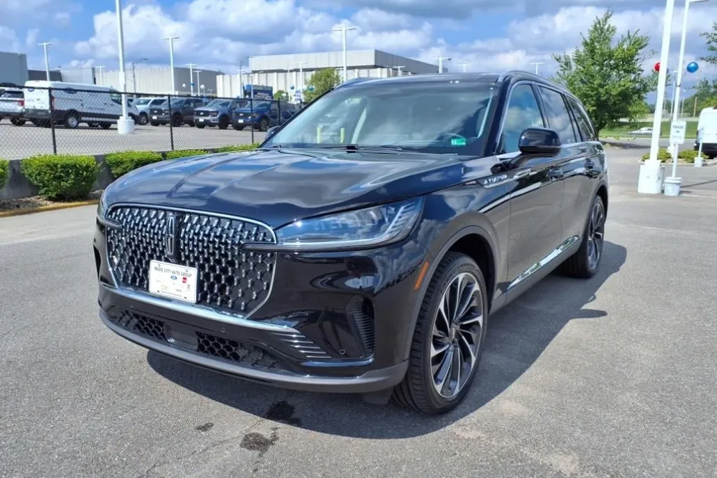 2025 Lincoln Aviator Reserve photo 1