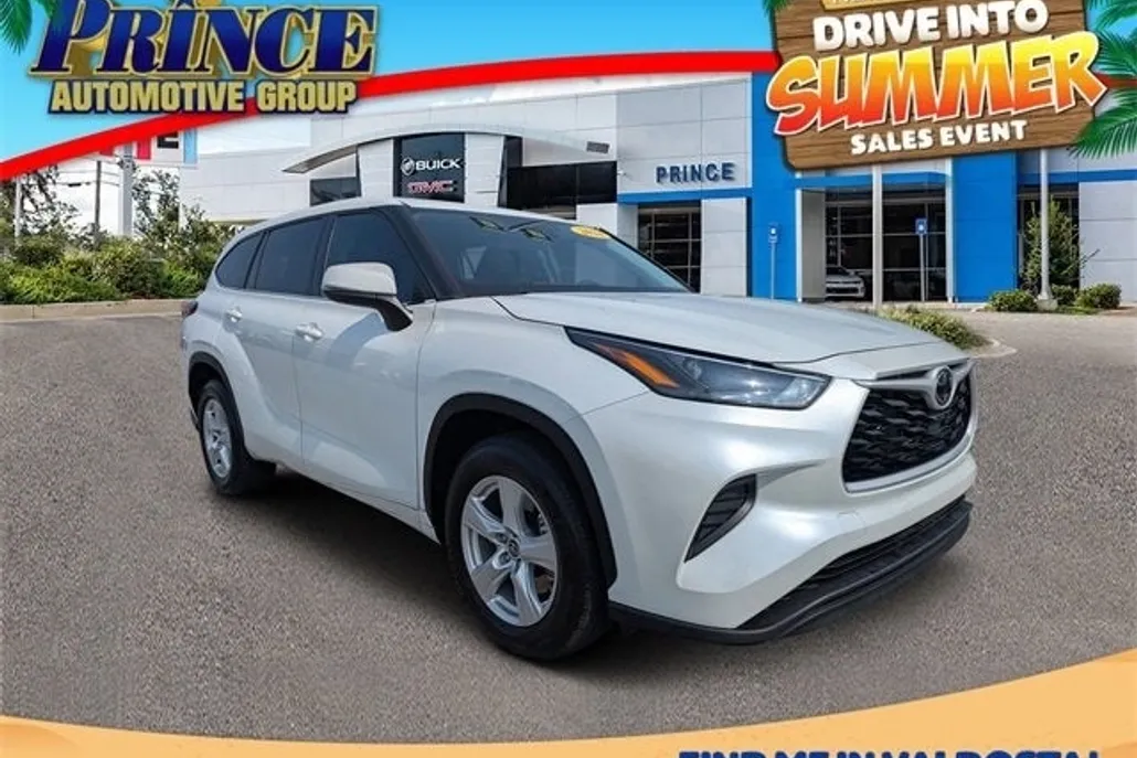 2022 Toyota Highlander L photo 1