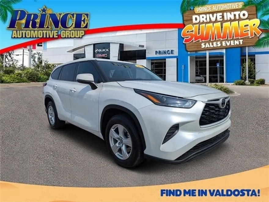 2022 Toyota Highlander L photo 1