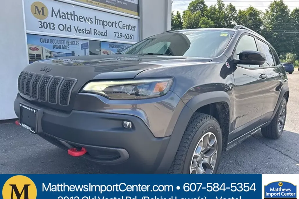 2022 Jeep Cherokee Trailhawk photo 1