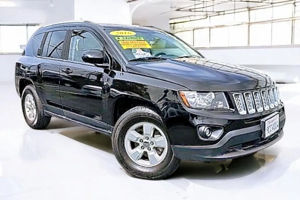 2016 Jeep Compass Latitude photo 1