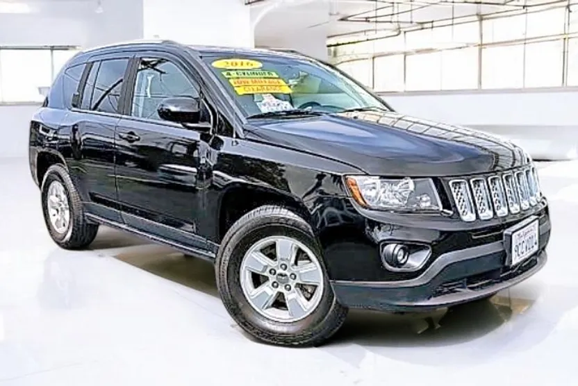 2016 Jeep Compass Latitude photo 1