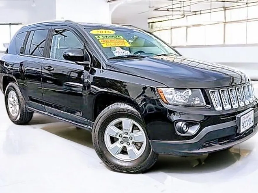 2016 Jeep Compass Latitude photo 1