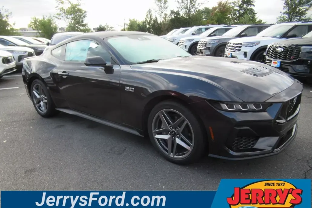 2024 Ford Mustang GT photo 1