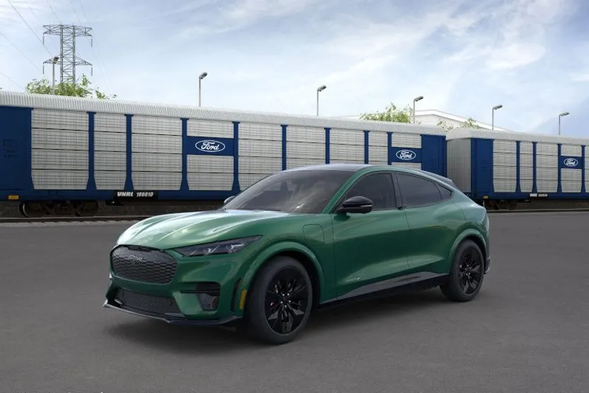 2025 Ford Mustang Mach-E GT photo 1