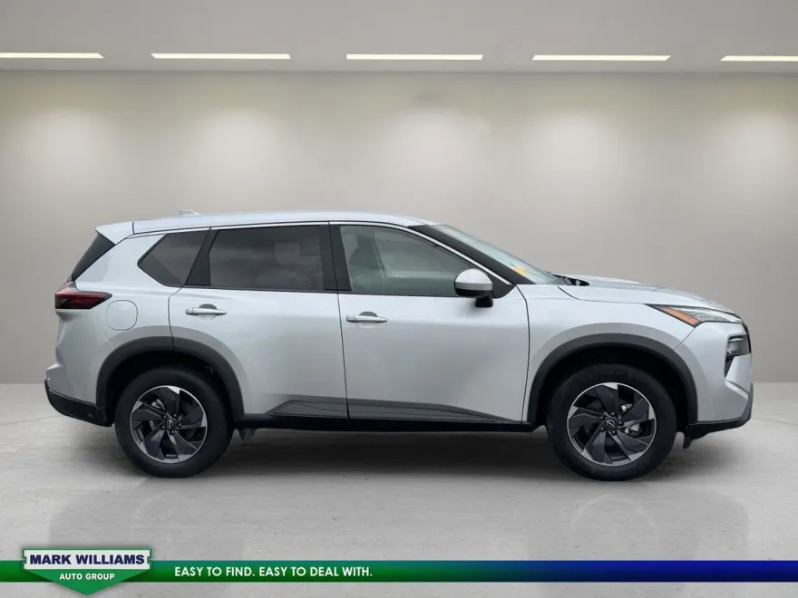 2024 Nissan Rogue SV photo 1
