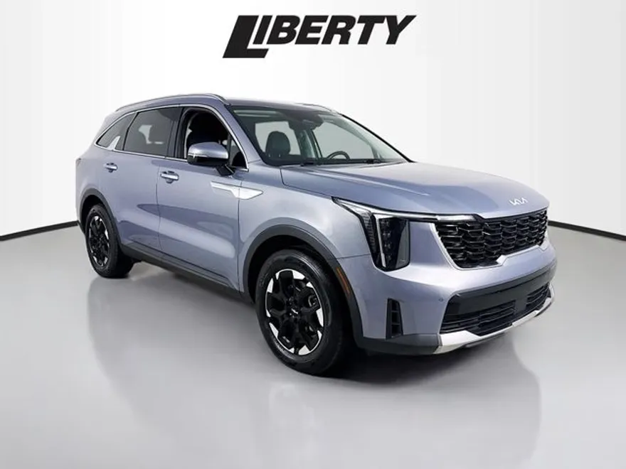 2024 Kia Sorento S photo 1