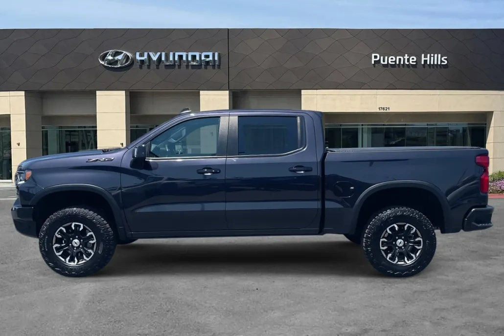 2024 Chevrolet Silverado 1500 ZR2 photo 1