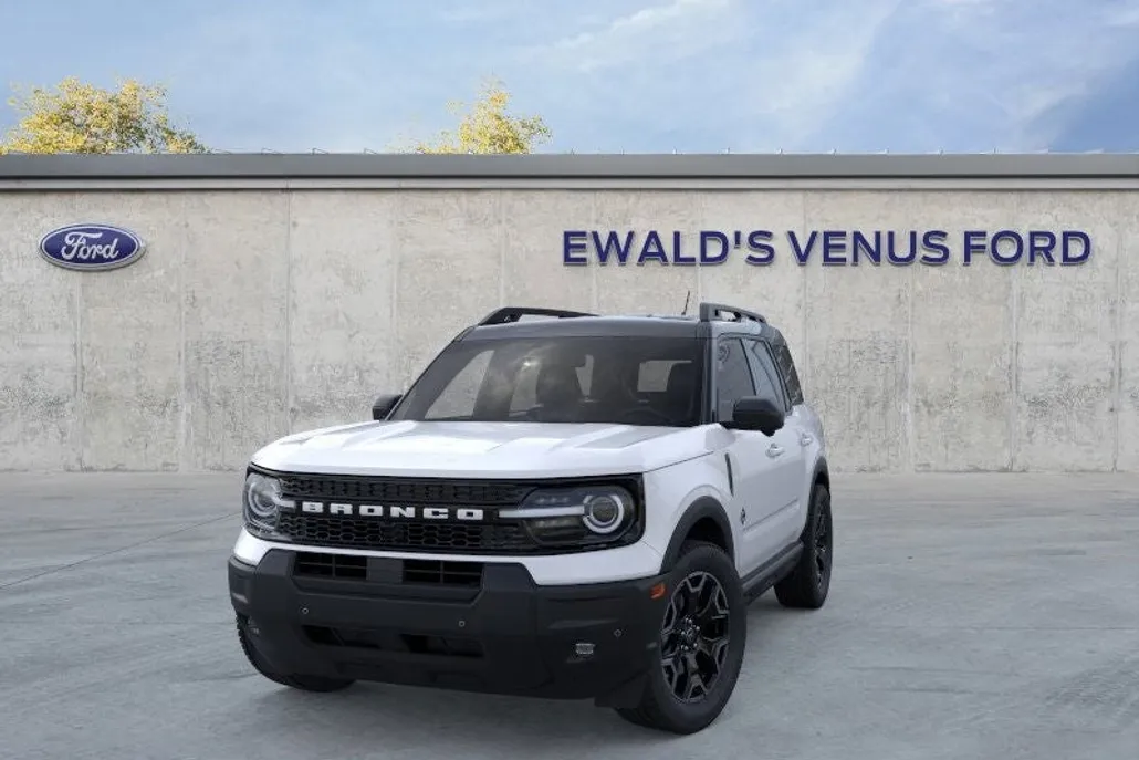 2025 Ford Bronco Sport Outer Banks photo 1