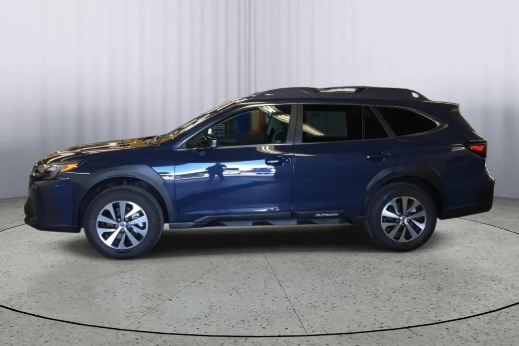 2025 Subaru Outback Premium photo 1