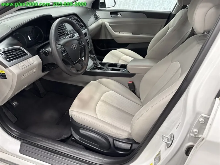 2016 Hyundai Sonata Hybrid SE photo 1