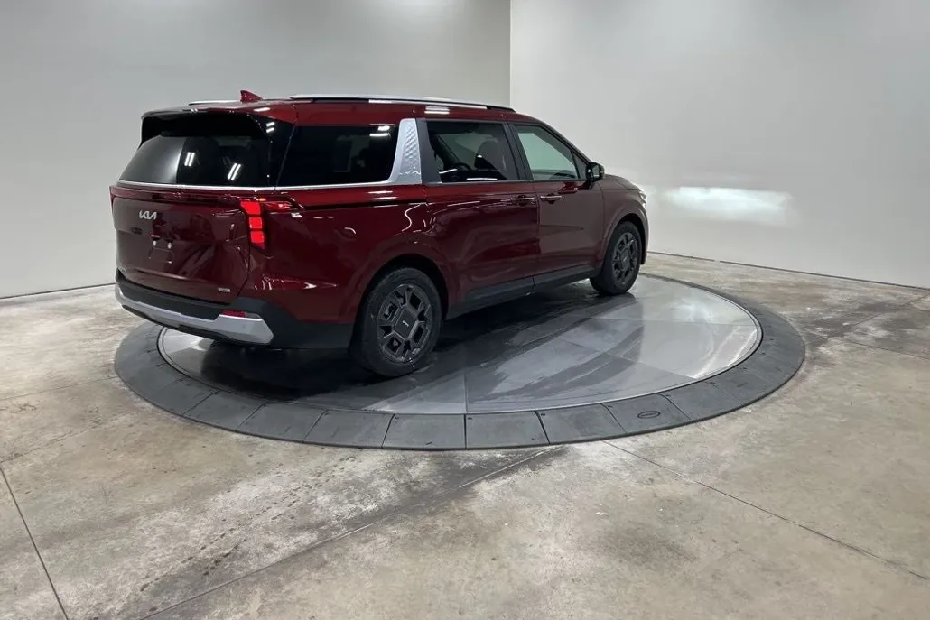 2026 Kia Carnival EX photo 1