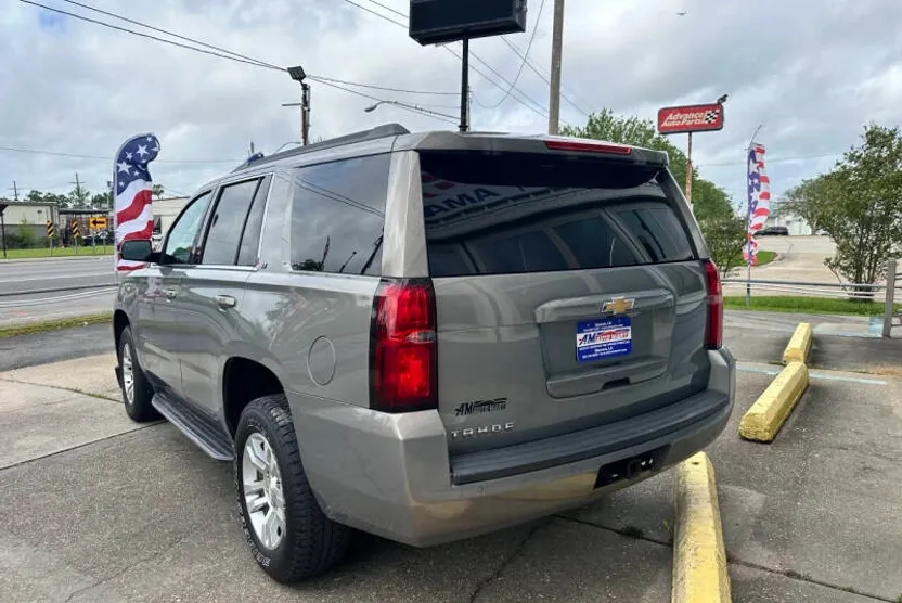 2019 Chevrolet Tahoe LT photo 1