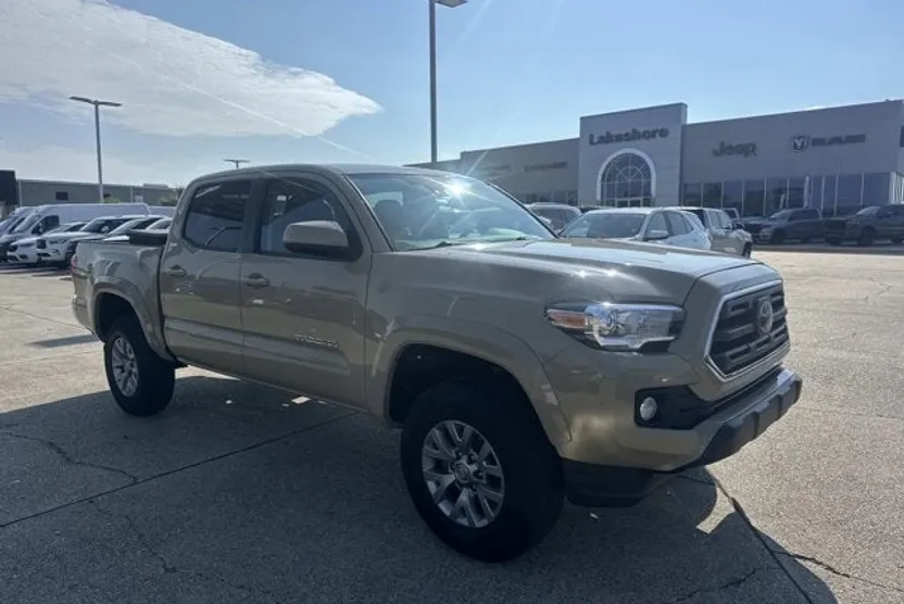 2018 Toyota Tacoma SR5 photo 1