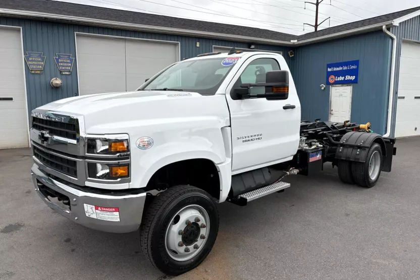 2023 Chevrolet Silverado Work Truck photo 1