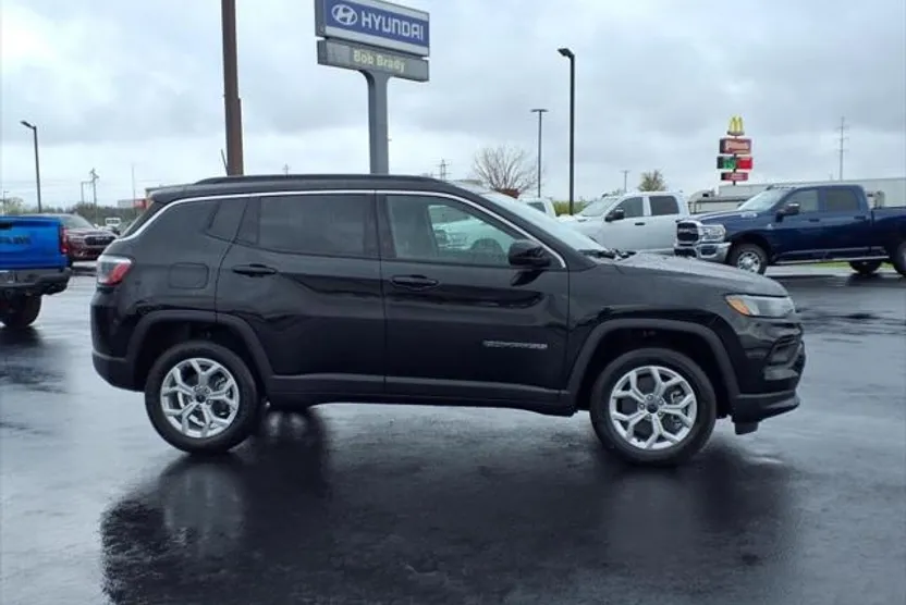 2025 Jeep Compass Latitude photo 1