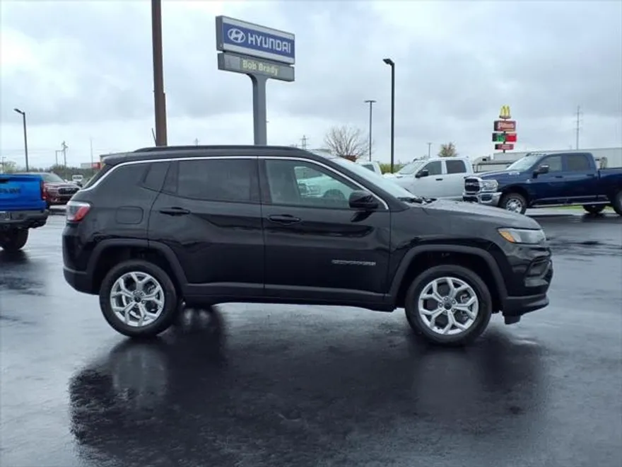2025 Jeep Compass Latitude photo 1