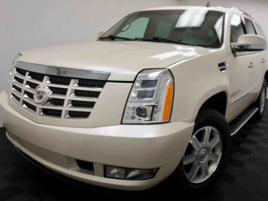 2009 Cadillac Escalade Luxury photo 1