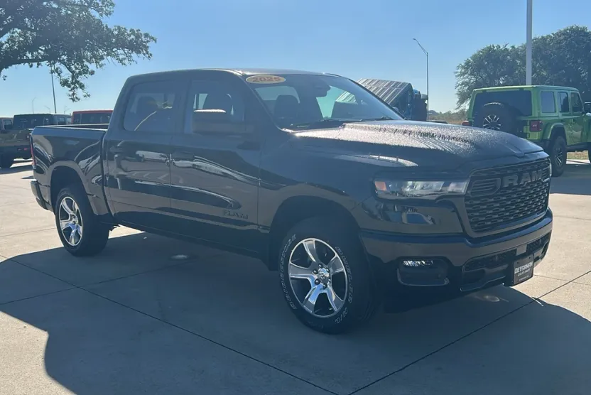 2025 Ram 1500 Tradesman photo 1
