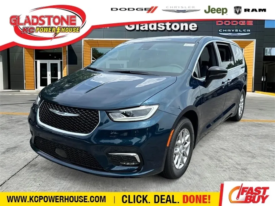2025 Chrysler Pacifica photo 1