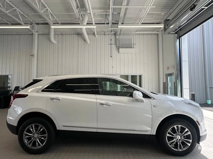 2022 Cadillac XT5 Premium Luxury photo 1