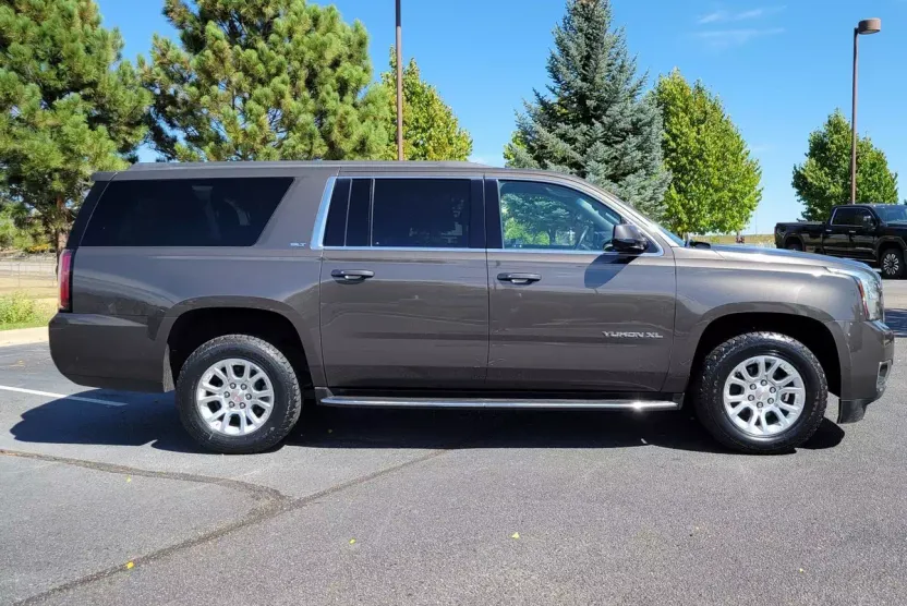 2020 Gmc Yukon XL SLT photo 1