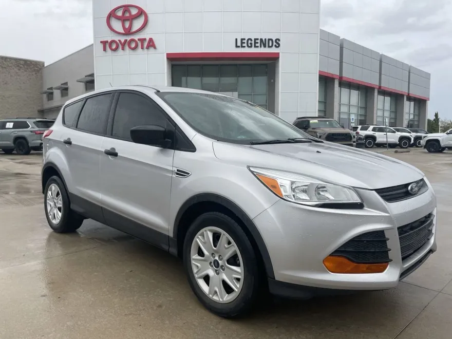 2016 Ford Escape S photo 1