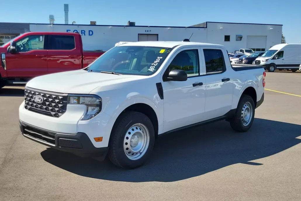 2025 Ford Maverick XL photo 1