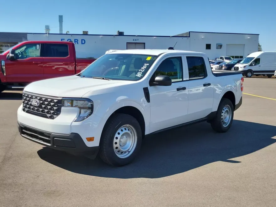 2025 Ford Maverick XL photo 1