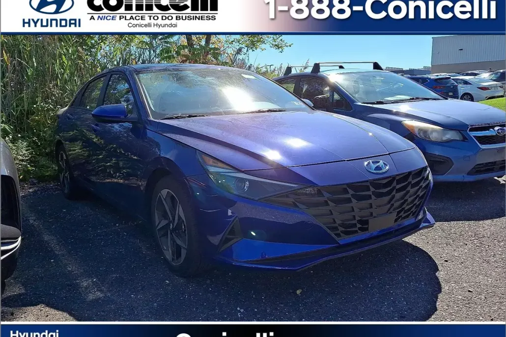 2023 Hyundai Elantra SEL photo 1