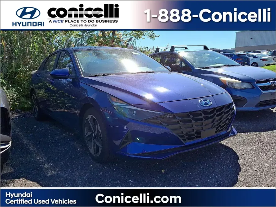 2023 Hyundai Elantra SEL photo 1