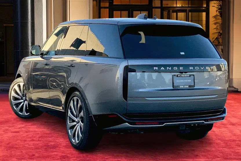 2025 Land Rover Range Rover SE photo 1