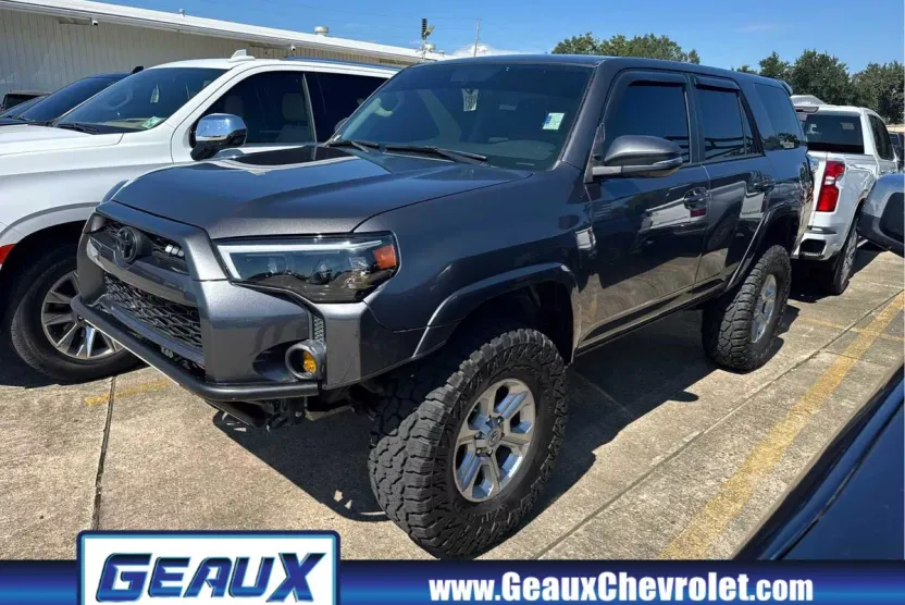 2017 Toyota 4Runner Limited SR5 Premium photo 1