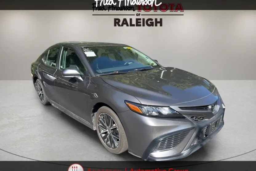 2024 Toyota Camry SE photo 1