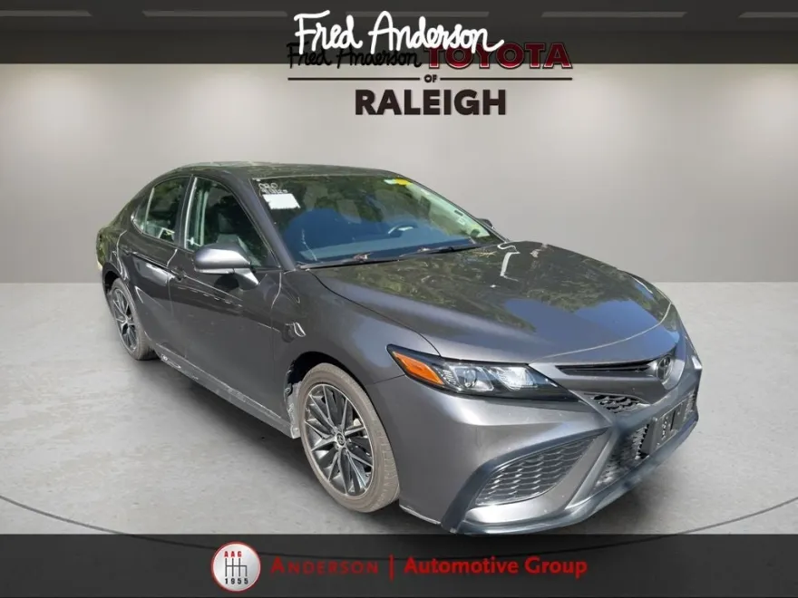 2024 Toyota Camry SE photo 1
