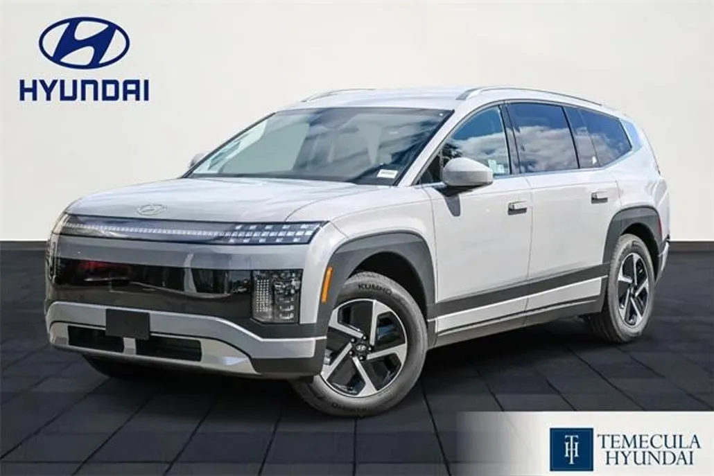 2026 Hyundai Ioniq SE photo 1